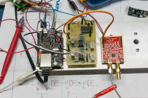 Kontrolle, Abgleich und Fertigstellen der Firmware. Kabelbaum anpassen und dann die Montage in der PA. 